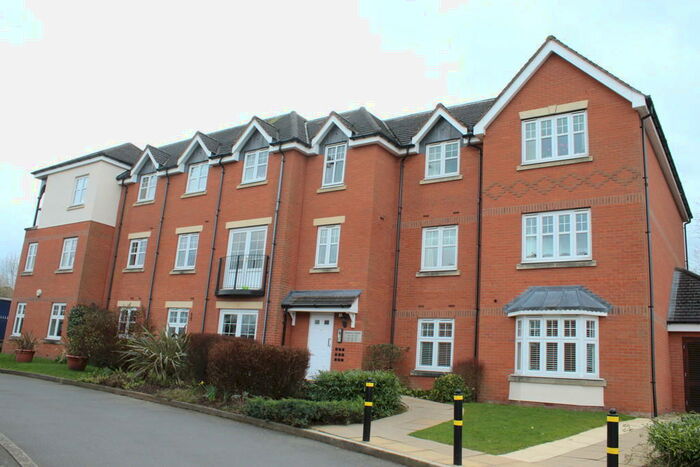 3 Bedroom Apartment To Rent In Chancel Court, Solihull, B91