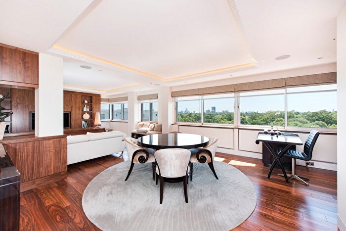 2 Bedroom Flat For Sale In Avenue Road, St John's Wood, London, NW8