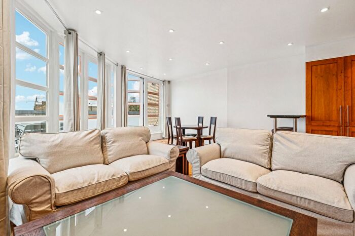 2 Bedroom Flat To Rent In Mediterranean House, Wandsworth High Street, SW18