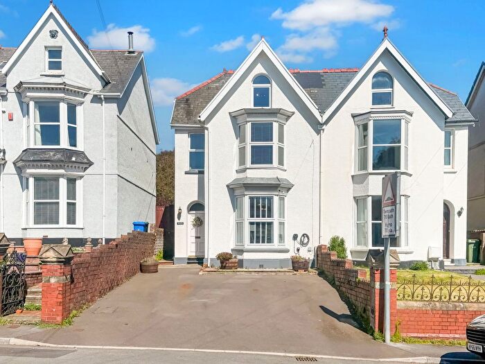 5 Bedroom Semi-Detached House For Sale In Old Road, Llanelli, SA15