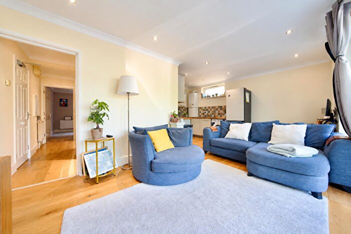 2 Bedroom Apartment For Sale In Goldcroft Avenue, Kingfisher Court, Weymouth, DT4