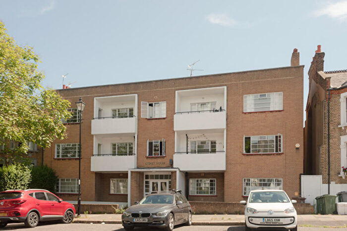 3 Bedroom Flat For Sale In Waller Road, New Cross, London, SE14