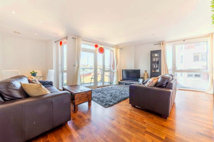 3 Bedroom Flat To Rent In Bellville House, John Donne Way, London, SE10