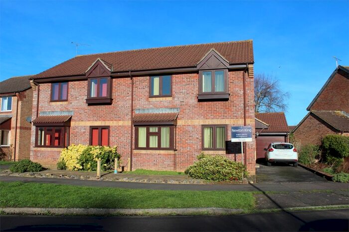 4 Bedroom Semi-Detached House To Rent In Thames Drive, Taunton, TA1