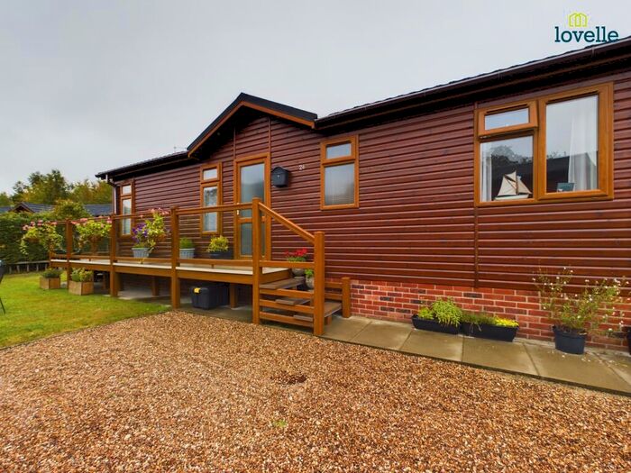 2 Bedroom Lodge For Sale In Woodcock Lane, Burton Waters, LN1