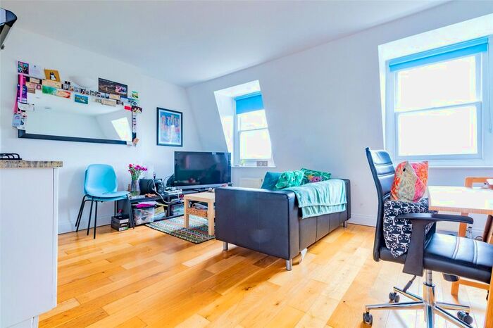 1 Bedroom Flat To Rent In Coverdale Road, Shepherds Bush, London, W12