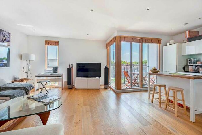 3 Bedroom Flat To Rent In Wingate Square, SW4