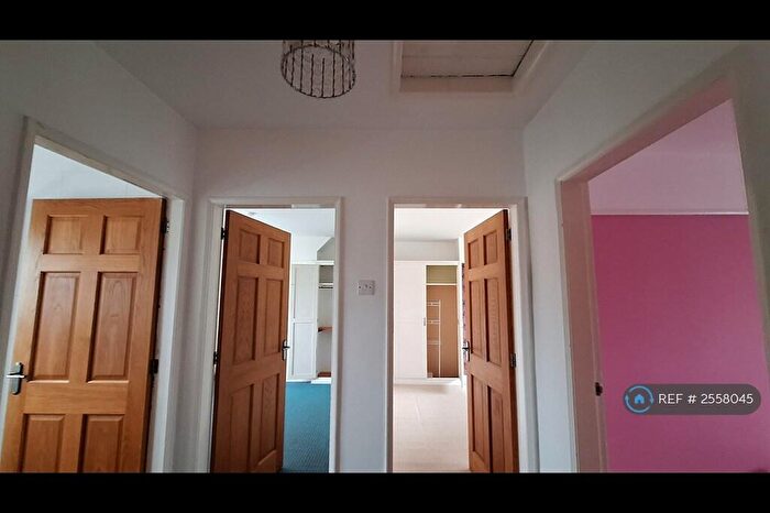 4 Bedroom Semi-Detached House To Rent In Weaverham, Northwich, CW8