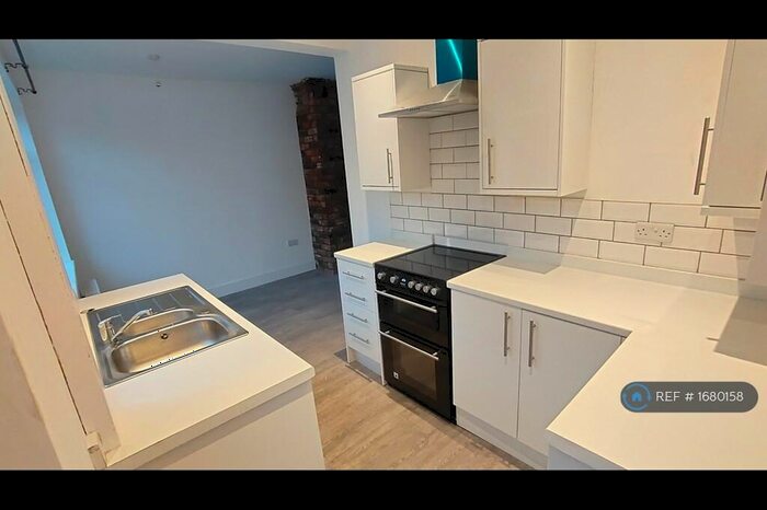 3 Bedroom Semi-Detached House To Rent In Canterbury Road, Stockport, SK1