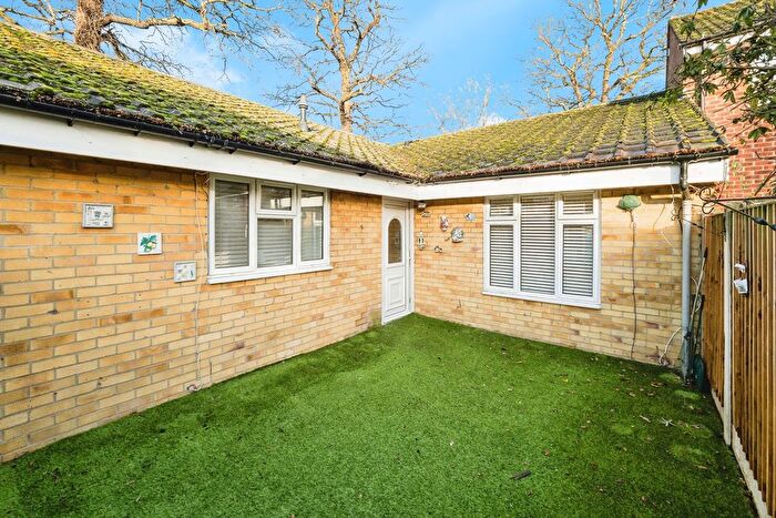1 Bedroom Bungalow For Sale In Dunning Close, South Ockendon, Essex, RM15
