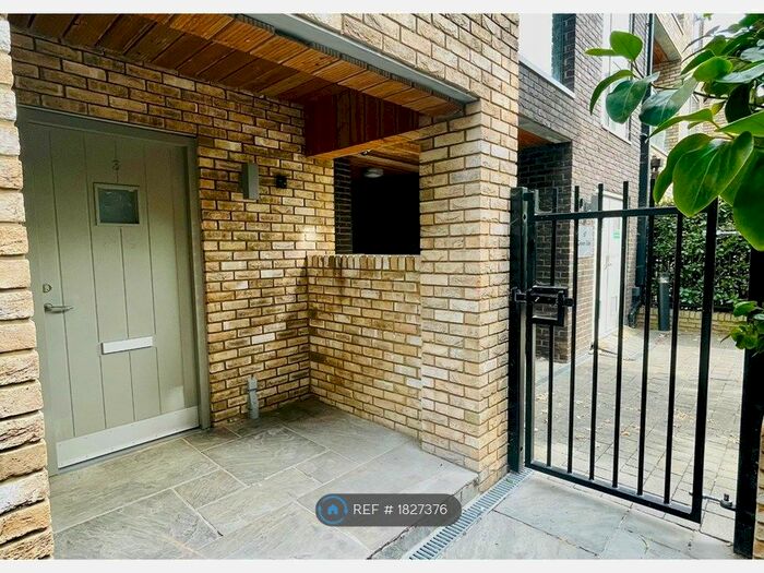 3 Bedroom Flat To Rent In Green Dale, London, SE5