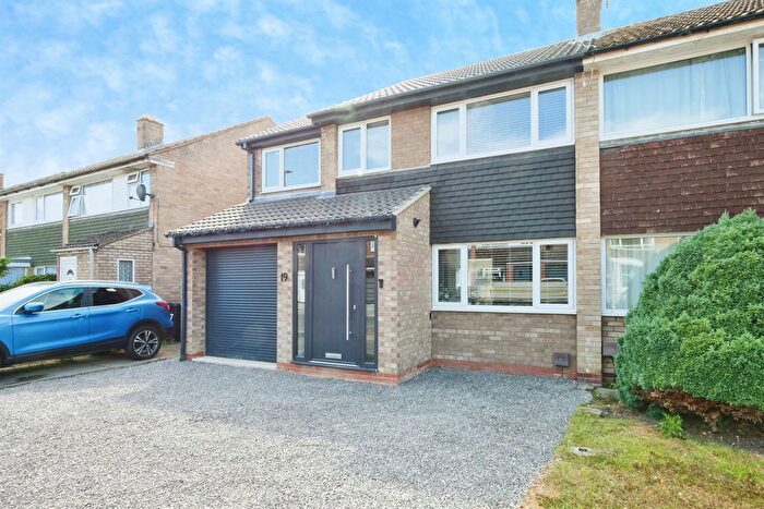 4 Bedroom Detached House For Sale In Lowfield Drive, Haxby, York, YO32
