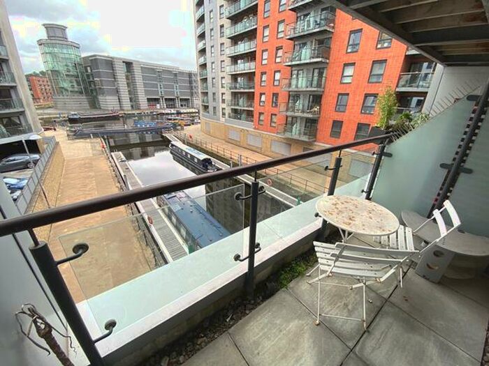 2 Bedroom Apartment To Rent In Magellan House, Leeds Dock, City Centre, LS10