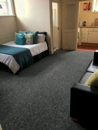 Studio To Rent In Grand Parade, Green Lanes, London N4