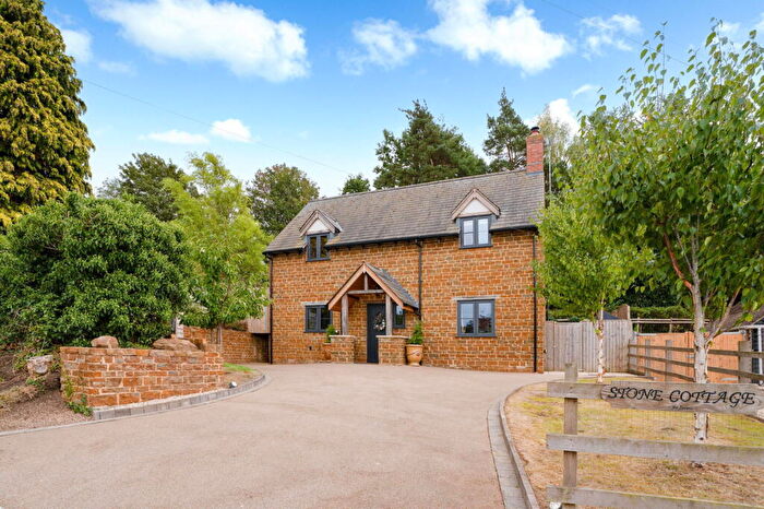 3 Bedroom Detached House For Sale In Main Street, Farnborough, Oxfordshire, OX17