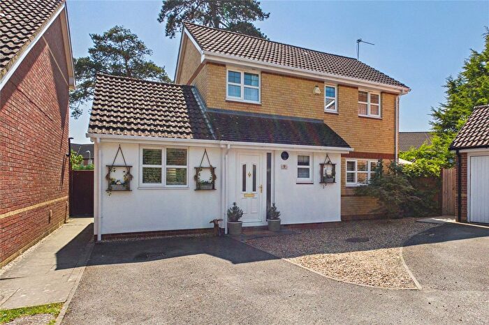 4 Bedroom Detached House For Sale In Morton Place, Theale, Reading, Berkshire, RG7