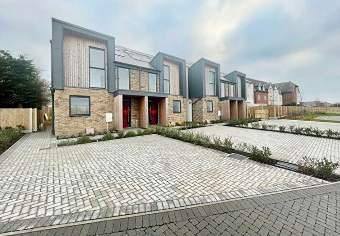 4 Bedroom Semi-Detached House To Rent In Haine Lodge, Ramsgate, CT12