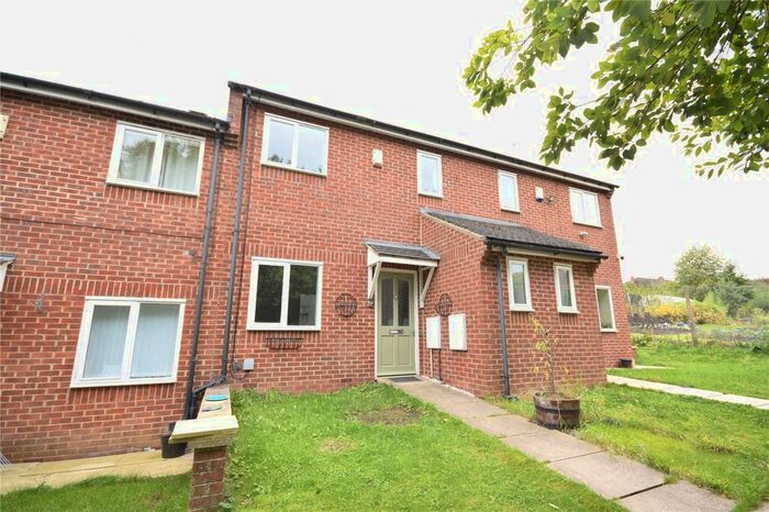 3 Bedroom Town House To Rent In Westdale Mews, Pudsey, Leeds, LS28
