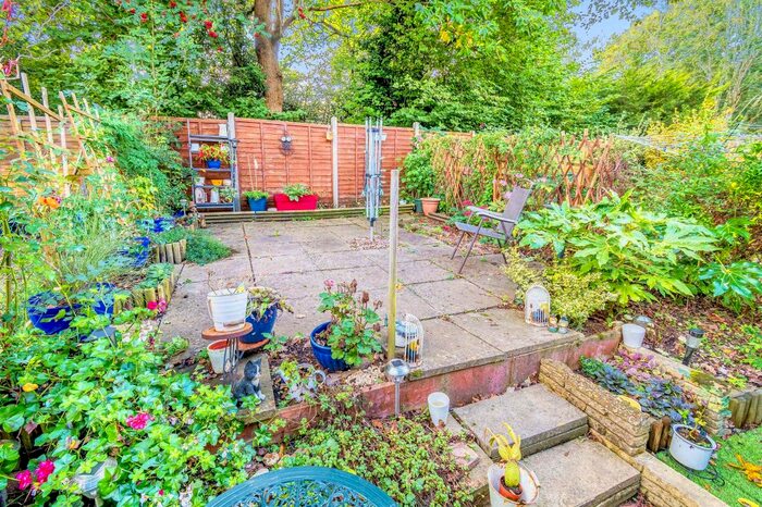 2 Bedroom Semi-Detached House For Sale In Monnow Gardens, West End, Southampton SO18
