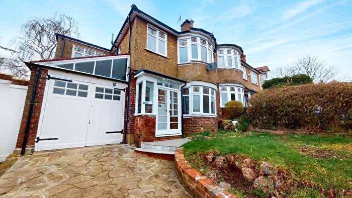 4 Bedroom House To Rent In Murray Avenue, Bromley, BR1
