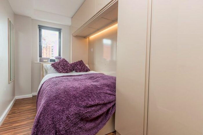 2 Bedroom Flat To Rent In Princess Street, Manchester, M1