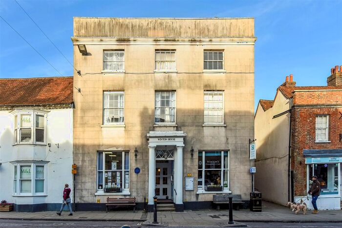 1 Bedroom Flat To Rent In High View, Woolner Avenue, Petersfield, GU32