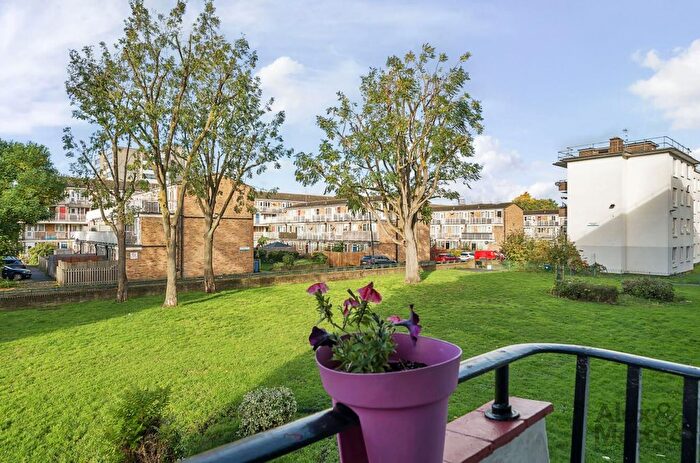 1 Bedroom Flat For Sale In Eveline Lowe Estate, Bermondsey, SE16