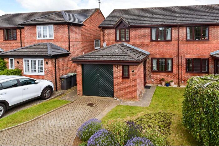 3 Bedroom Semi Detached House For Sale In Woodlea, Leybourne, Kent, ME19