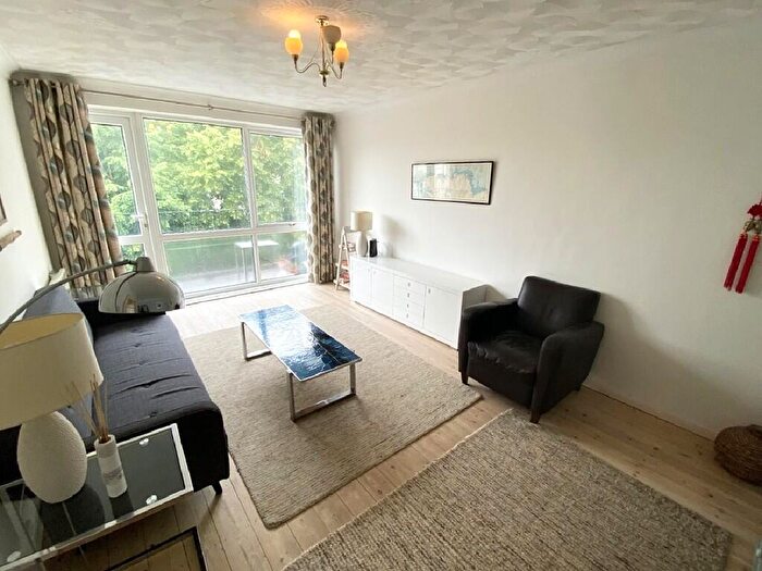 2 Bedroom Flat To Rent In Kent Road, Southsea, PO5