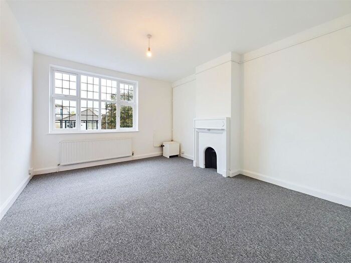 1 Bedroom Flat To Rent In High Street, Ruislip, Middlesex, HA4