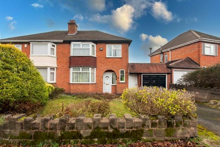 3 Bedroom Semi-Detached House To Rent In Woodcock Lane, Birmingham B31