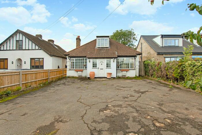 3 Bedroom Detached Bungalow To Rent In Park Road, Uxbridge UB8