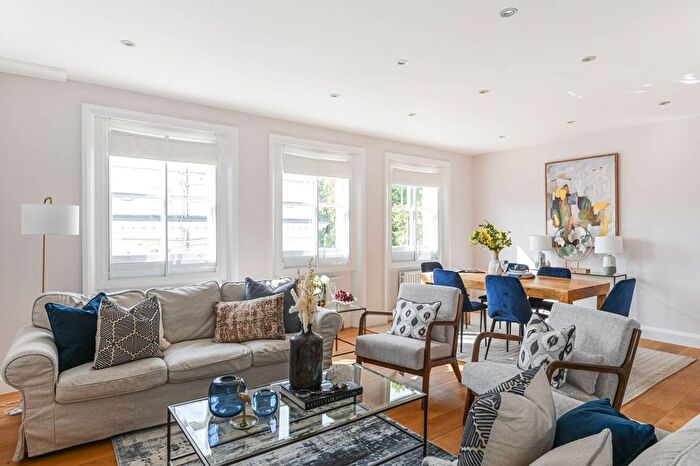 4 Bedroom Flat To Rent In Cornwall Gardens, South Kensington, London, SW7