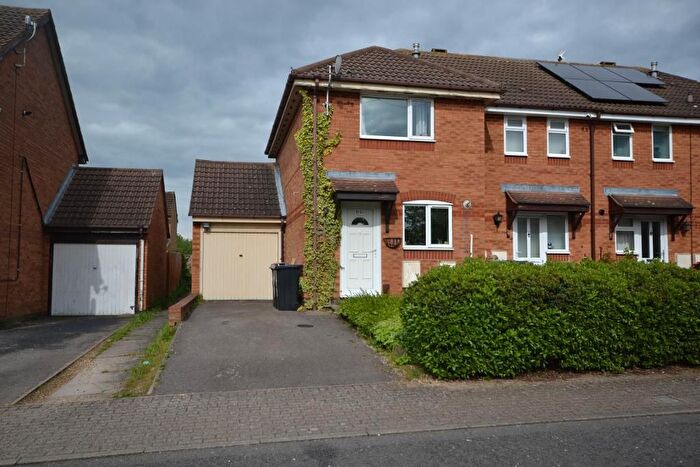 2 Bedroom End Terrace House For Sale In Underwood Place, Oldbrook, Milton Keynes, Buckinghamshire, MK6