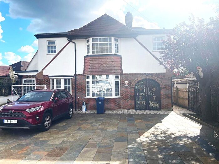 5 Bedroom Detached House To Rent In Croft Close, Mill Hill, NW7