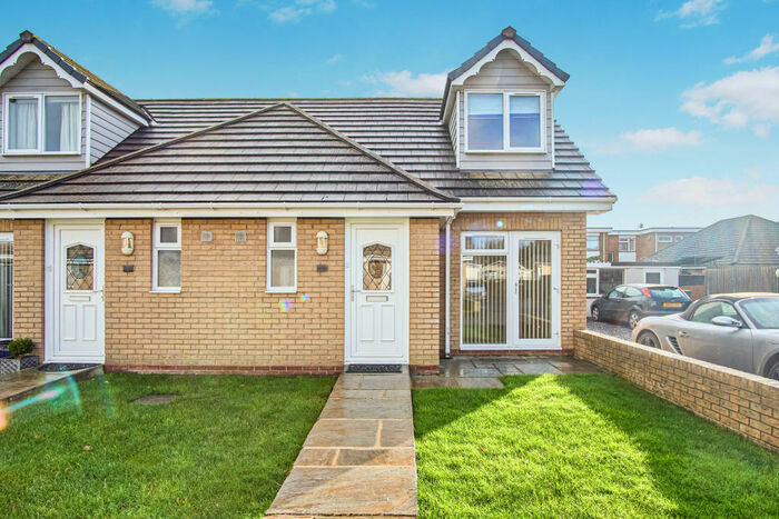 2 Bedroom End Of Terrace House To Rent In Avenue Road, Sandown, PO36