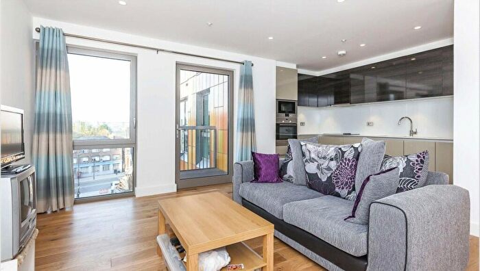 1 Bedroom Apartment To Rent In Barking Road, Canning Town, E16