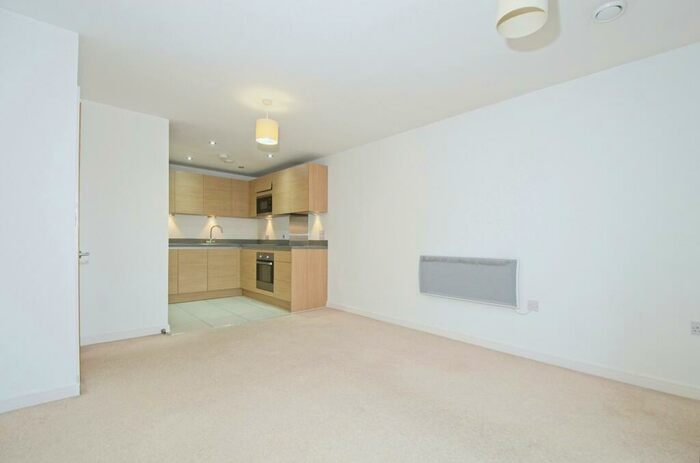 1 Bedroom Flat For Sale In Douglas House, Ferry Court, Cardiff, CF11