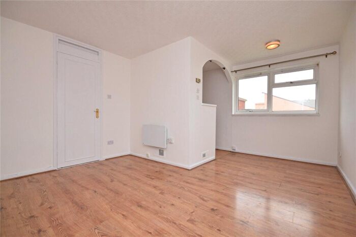 1 Bedroom Apartment To Rent In Northcote Crescent, Leeds, West Yorkshire, LS11