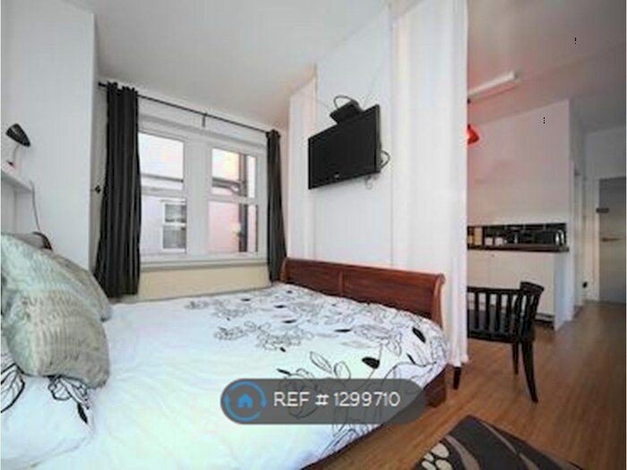 Studio To Rent In Pear Tree Street, London EC1V