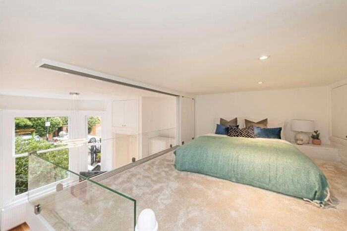 1 Bedroom Flat To Rent In Netherhall Gardens, Hampstead, London, NW3