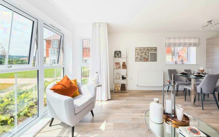 2 Bedroom Apartment For Sale In Hall Road, Rochester, Kent, ME1