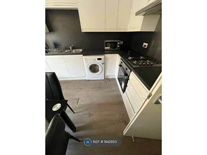 5 Bedroom Flat To Rent In Cockburn Street, Edinburgh, EH1