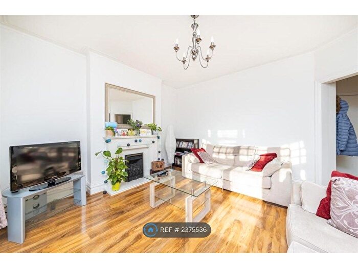 2 Bedroom Flat To Rent In Boileau Road, London, W5