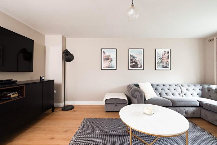 3 Bedroom Terraced House For Sale In Viburnum Road, Almondsbury, BS32