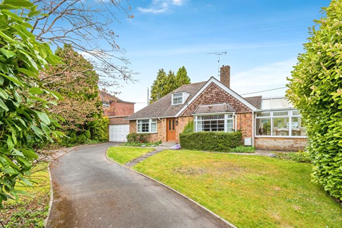 2 Bedroom Detached Bungalow For Sale In Butts Road, Chiseldon, Swindon, SN4