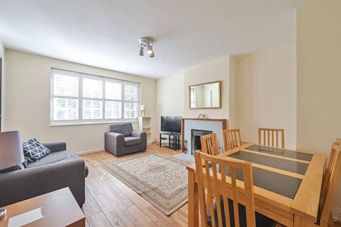 1 Bedroom Flat For Sale In Erasmus Street, Westminster, London, SW1P