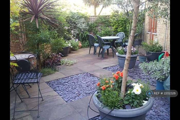 2 Bedroom Flat To Rent In Hemsworth Street, London, N1