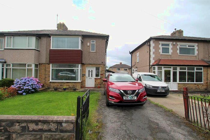 3 Bedroom Semi-Detached House To Rent In Kingsway, Bradford, BD2