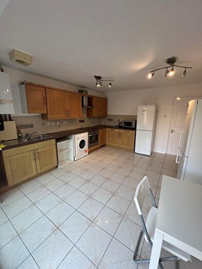 4 Bedroom Town House To Rent In Heron Drive, London, N4